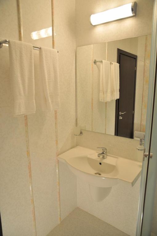 Free Hotel *